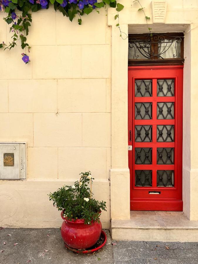 Le Donjon De La Roquette Apartamento Arles Exterior foto